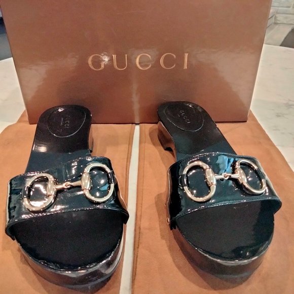 GUCCI HORSEBIT BLACK PATENT LEATHER SANDALS - Picture 1 of 8